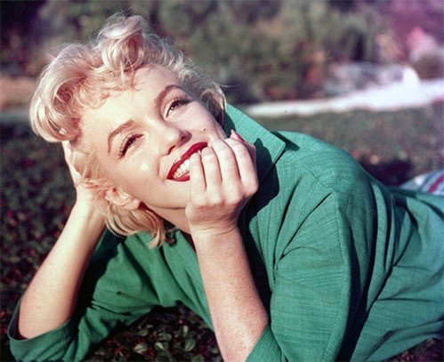 10 truques de estilo que Marilyn Monroe usou para enfatizar suas formas deliciosas